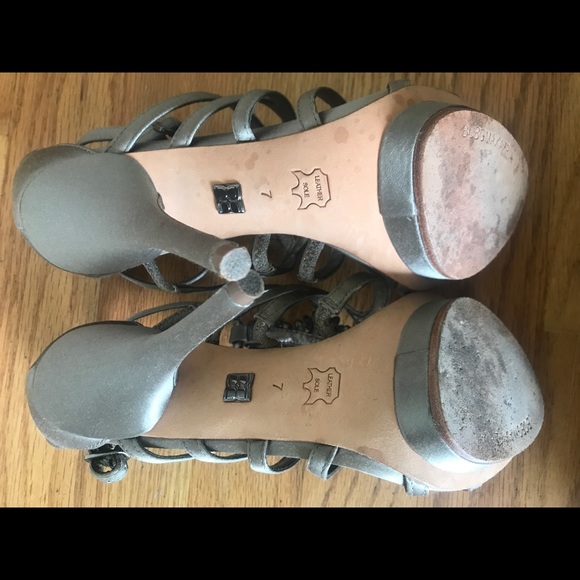 BCBG Maxazria Dress Heels - Picture 6 of 6